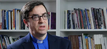 37,000 sign petition to see CofE vicar reinstated