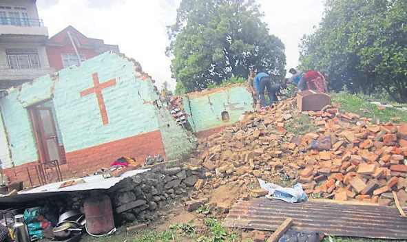 Nepal: giving to earthquake victims